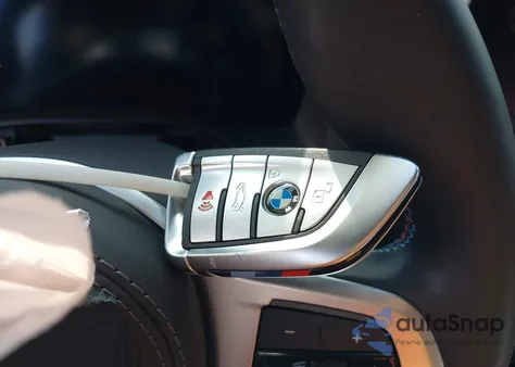 2025 BMW M850I Gran Coupe xDrive z USA, uszkodzony, nr VIN WBAGV8C02SCU51505